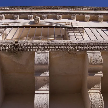 Palazzo Spandi Bed & Breakfast 3*