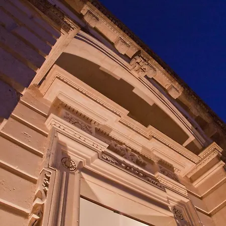 Palazzo Spandi Bed & Breakfast 3*
