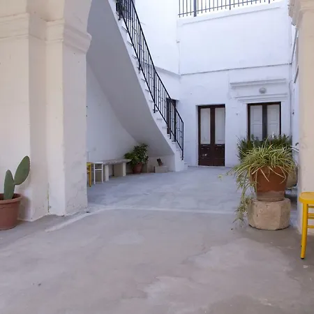 Palazzo Spandi Bed & Breakfast 3*